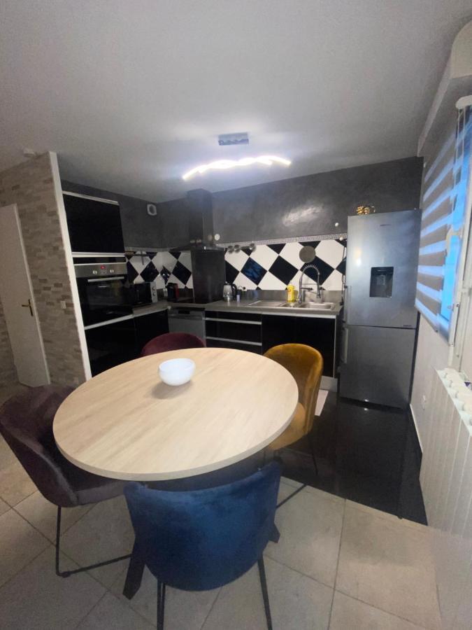 Appartement Duplex T3 Avec Box - Paris - La Defense - Airport Cdg - Parc Des Expositions - Stade De France - Disney - Asterix - Val D Europe ヴィルパント エクステリア 写真