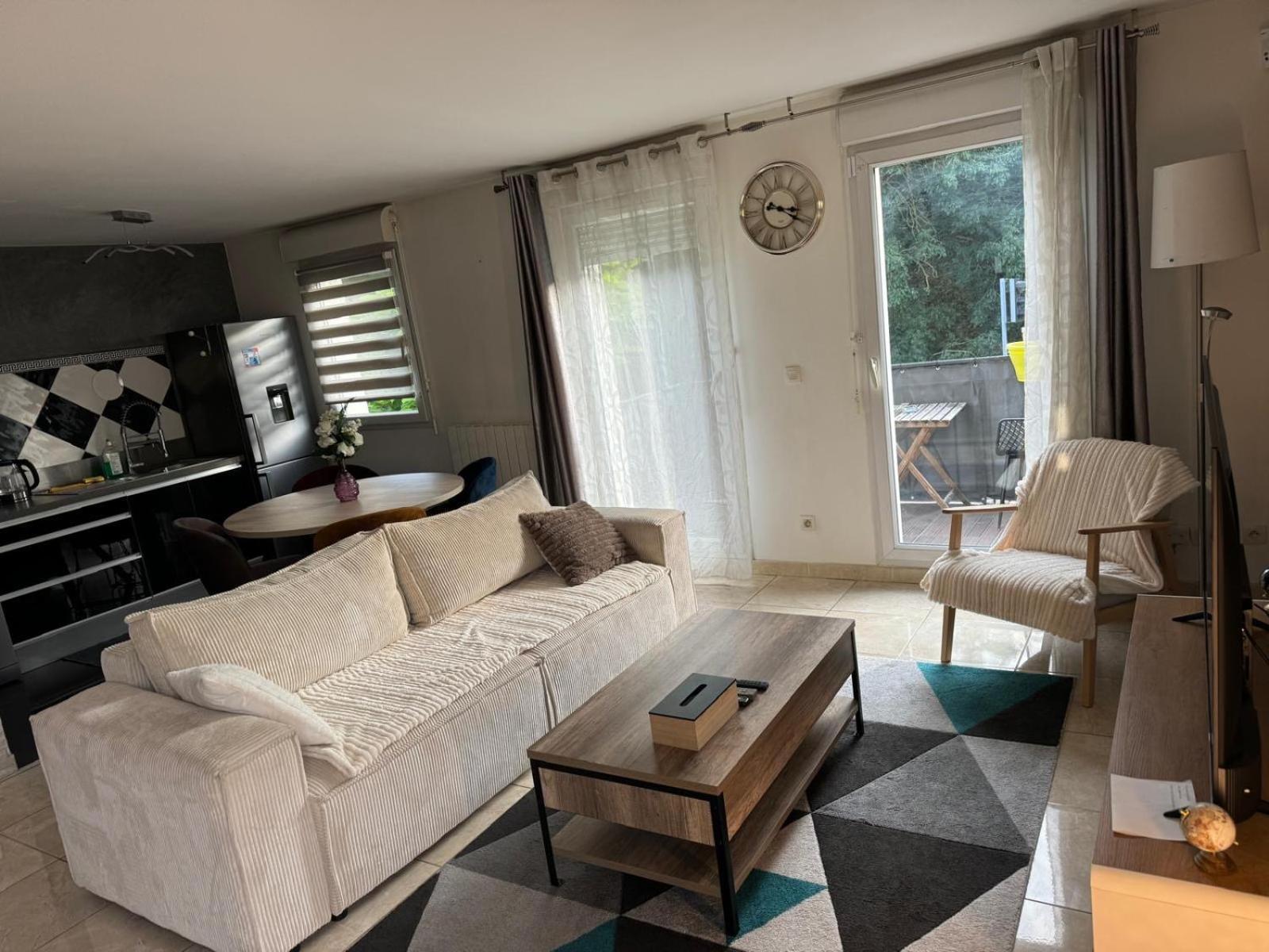 Appartement Duplex T3 Avec Box - Paris - La Defense - Airport Cdg - Parc Des Expositions - Stade De France - Disney - Asterix - Val D Europe ヴィルパント エクステリア 写真